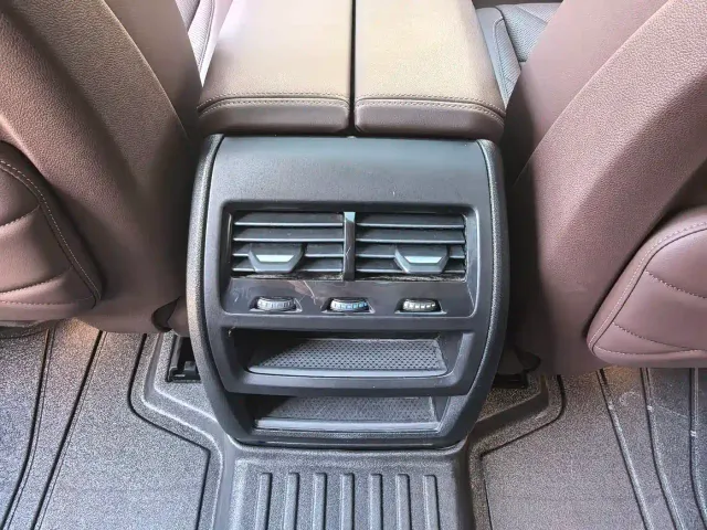 BMW X5 — Фото автомобиля 12
