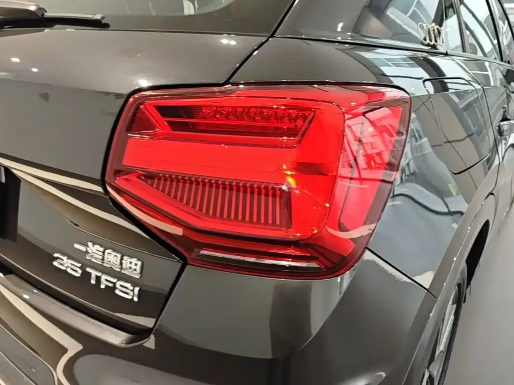 Audi Audi Q2L 2024 35TFSI Fashion Elegance — Фото автомобиля 7