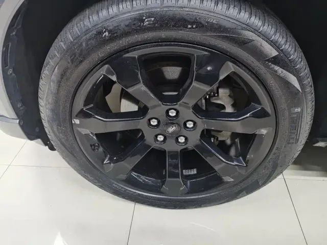 Ford Explorer — Фото автомобиля 9