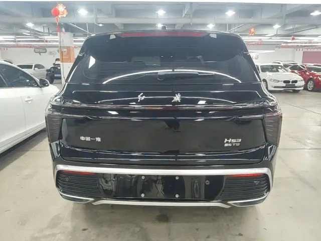 Hongqi HS3 — Фото автомобиля 5