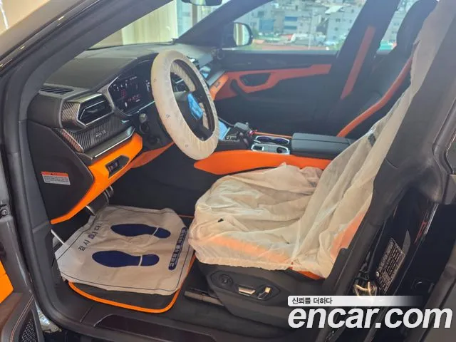 Lamborghini Urus — Фото автомобиля 16