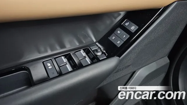 Land Rover Range Rover Velar — Фото автомобиля 30