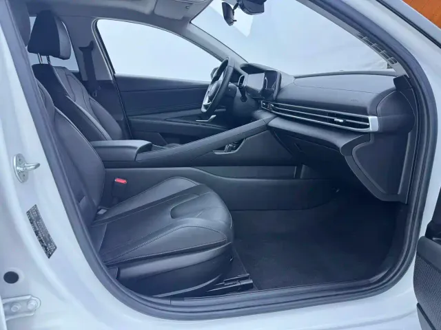 Hyundai Elantra — Фото автомобиля 15