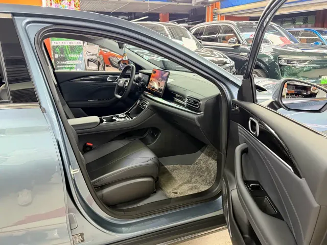 Geely Galaxy Stellar 6 — Фото автомобиля 16