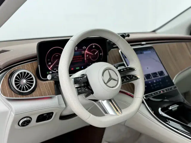 Mercedes-Benz EQE SUV — Фото автомобиля 11