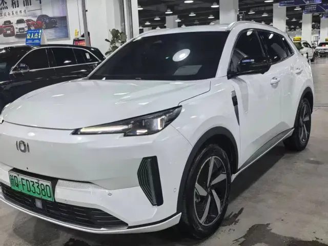 Changan Qiyuan Q05 — Фото автомобиля 3