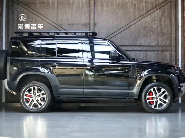 Land Rover Defender — Фото автомобиля 4