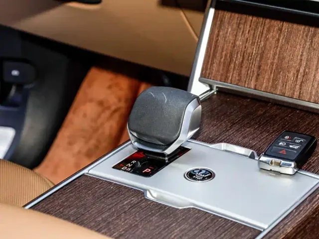 Land Rover Range Rover — Фото автомобиля 28