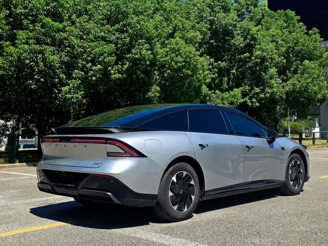 Xpeng P7+ — Фото автомобиля 4