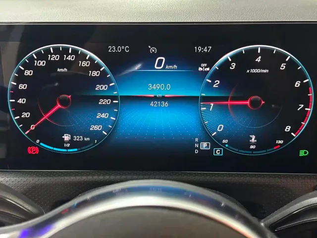Mercedes-Benz A-Class — Фото автомобиля 12