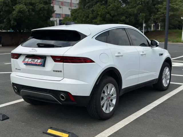 Jaguar E-PACE — Фото автомобиля 5
