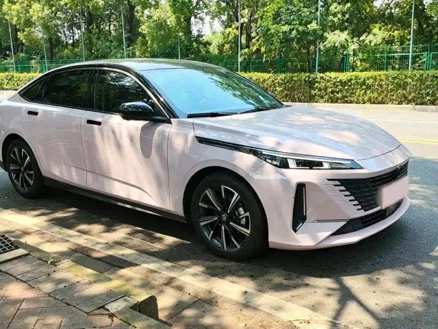 Changan Lamore — Фото автомобиля 3