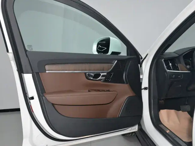 Volvo V90 — Фото автомобиля 5