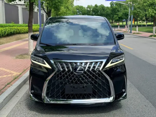 Lexus LM — Фото автомобиля 2