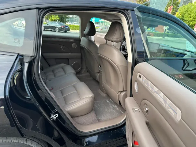 IM Motors LS6 — Фото автомобиля 14