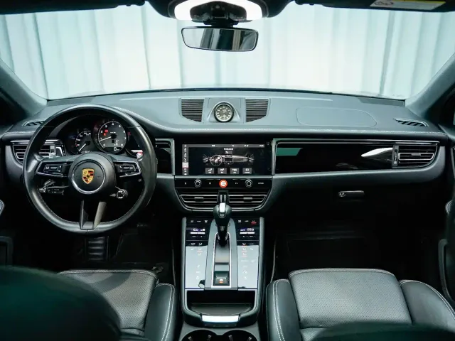 Porsche Macan — Фото автомобиля 12