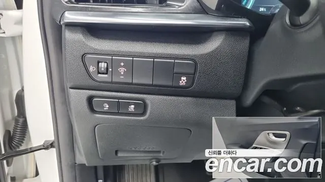Kia Niro — Фото автомобиля 15