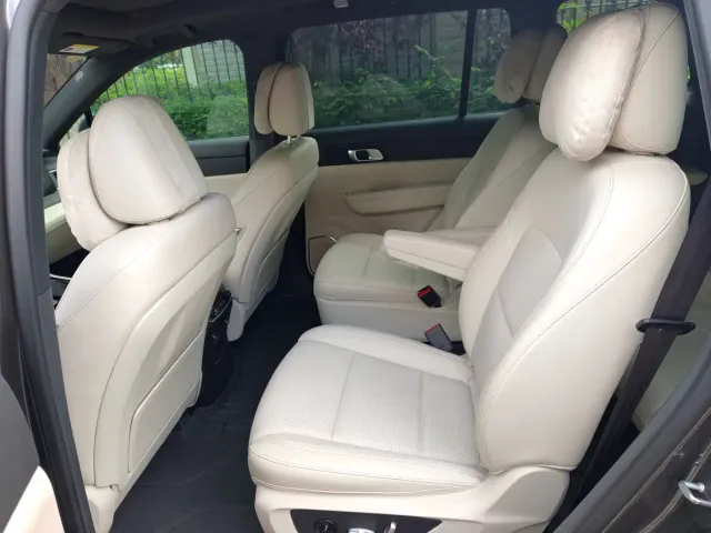 Li Auto ONE — Фото автомобиля 8