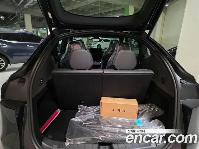 Tesla Model Y — Фото автомобиля 10