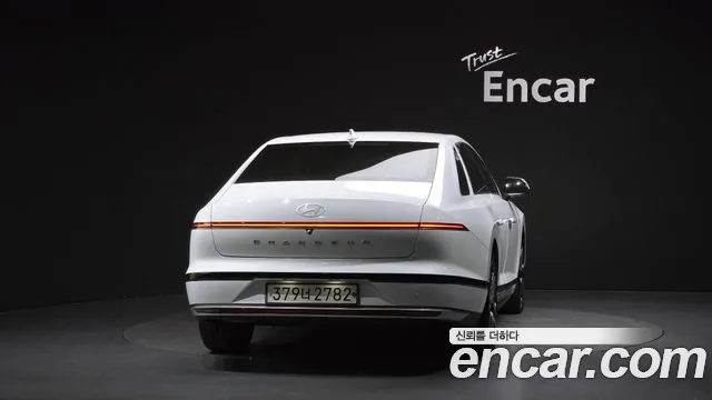 Hyundai Grandeur GN7 — Фото автомобиля 4