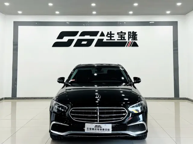 Mercedes-Benz E-Class — Фото автомобиля 2
