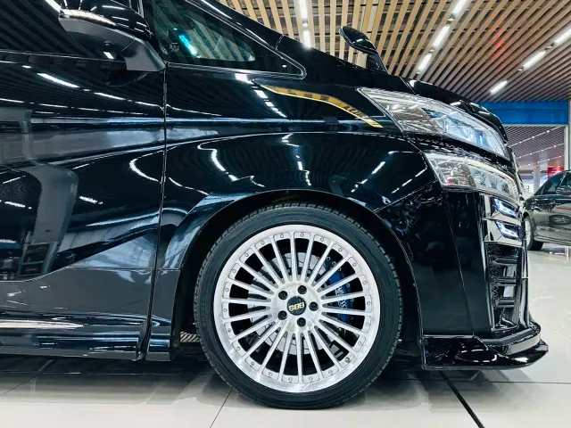 Toyota Vellfire — Фото автомобиля 4