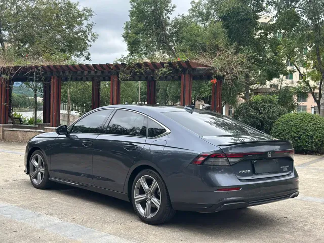 Honda Accord — Фото автомобиля 5