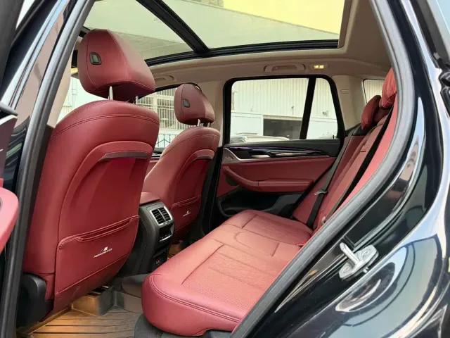 BMW iX3 — Фото автомобиля 6