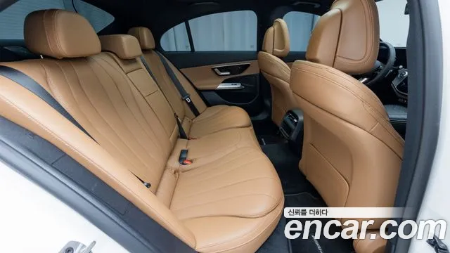 Mercedes-Benz E-Class — Фото автомобиля 11