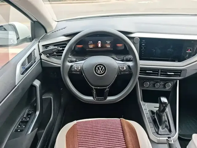 Volkswagen Polo — Фото автомобиля 6