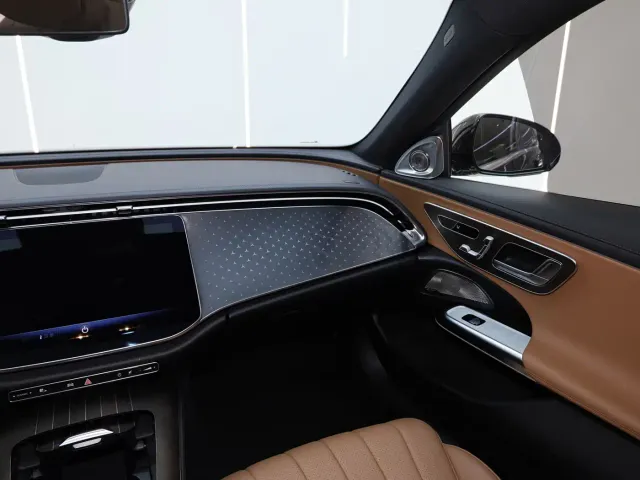 Mercedes-Benz E-Class — Фото автомобиля 15
