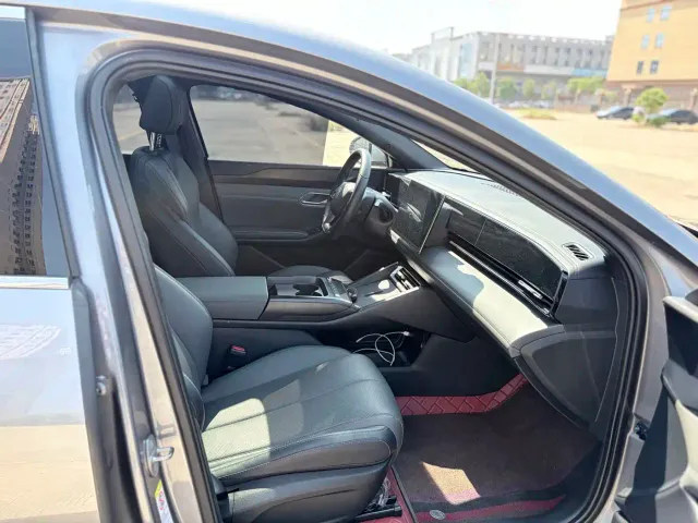 BYD Qin L — Фото автомобиля 14
