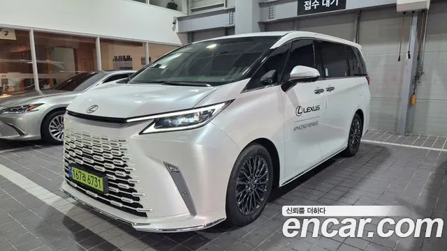 Фотография автомобиля — Lexus LM Generation 2