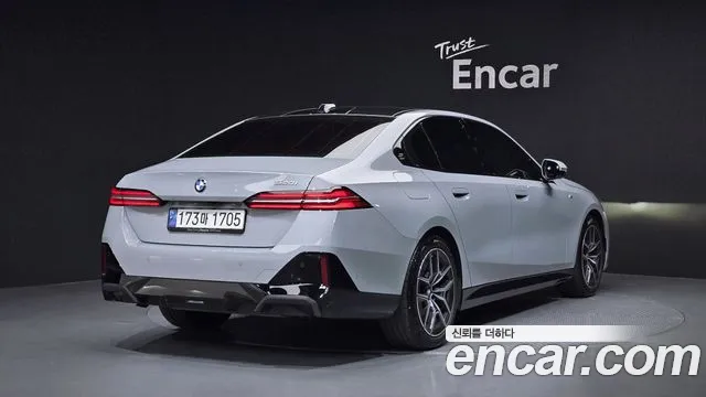 BMW 5-Series — Фото автомобиля 2