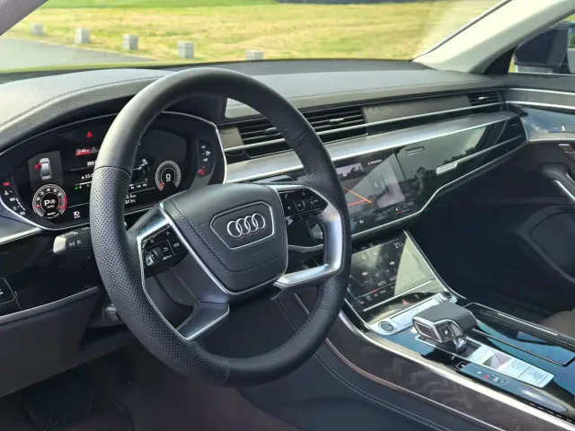 Audi A8 — Фото автомобиля 7