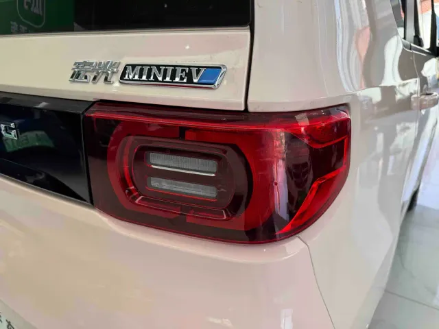 Wuling Hongguang Mini EV — Фото автомобиля 23