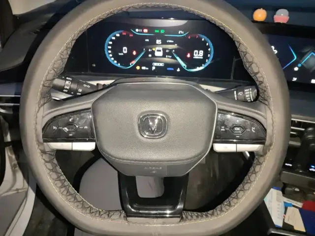 Changan Eado — Фото автомобиля 15