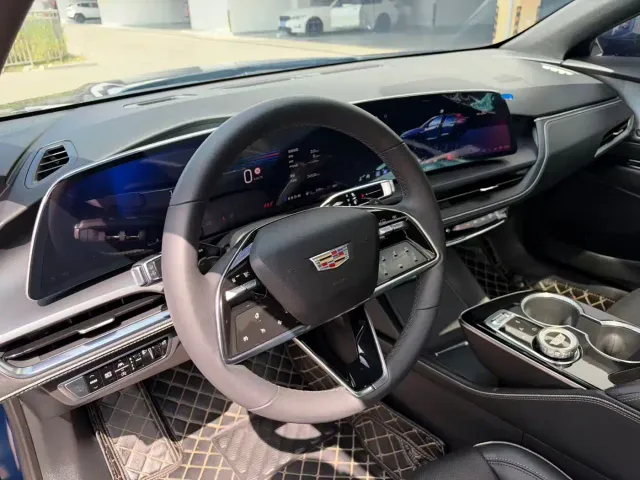 Cadillac GT4 — Фото автомобиля 7