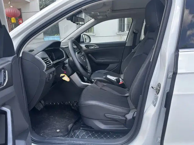 Volkswagen T-Cross — Фото автомобиля 12
