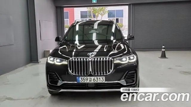 BMW X7 — Фото автомобиля 3