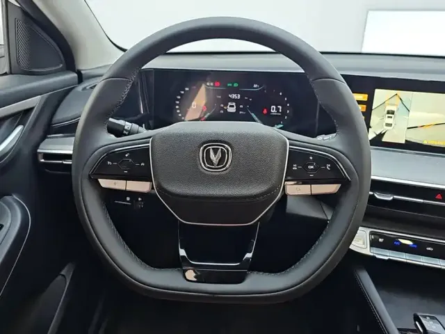 Changan Eado — Фото автомобиля 15