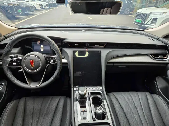 Hongqi H5 — Фото автомобиля 15