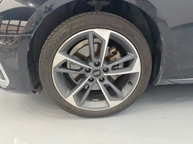 Audi A4L — Фото автомобиля 15