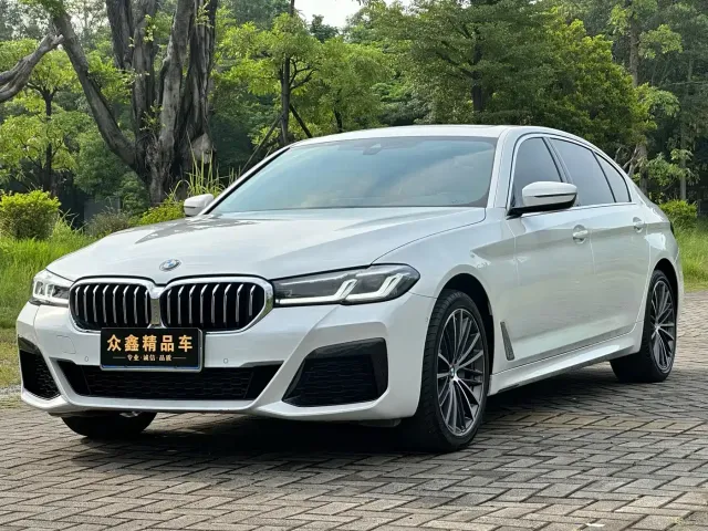 Фотография автомобиля — BMW 5 Series