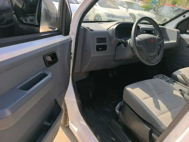 Wuling Yangguang — Фото автомобиля 15