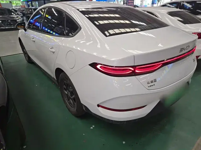 BYD Qin PLUS — Фото автомобиля 4