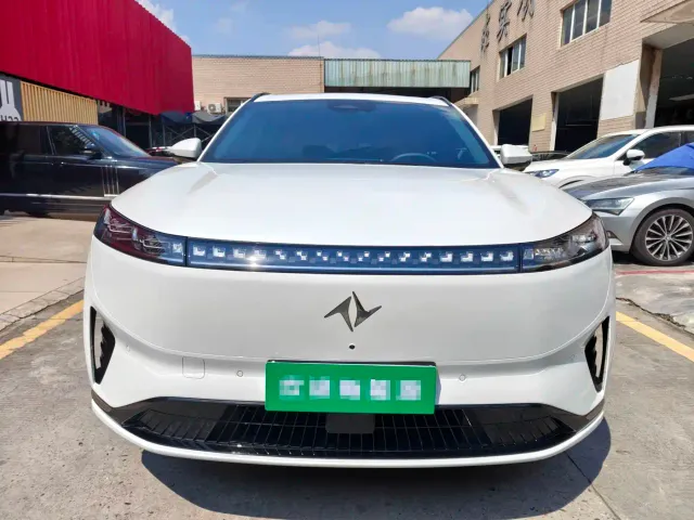 Dongfeng eπ 008 — Фото автомобиля 2