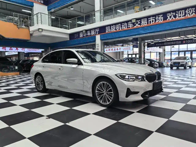 BMW 3 Series — Фото автомобиля 3