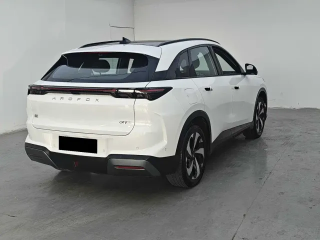 Arcfox Alpha T5 — Фото автомобиля 7