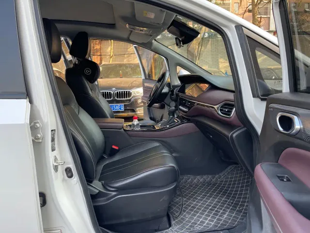 GAC Trumpchi M6 — Фото автомобиля 10
